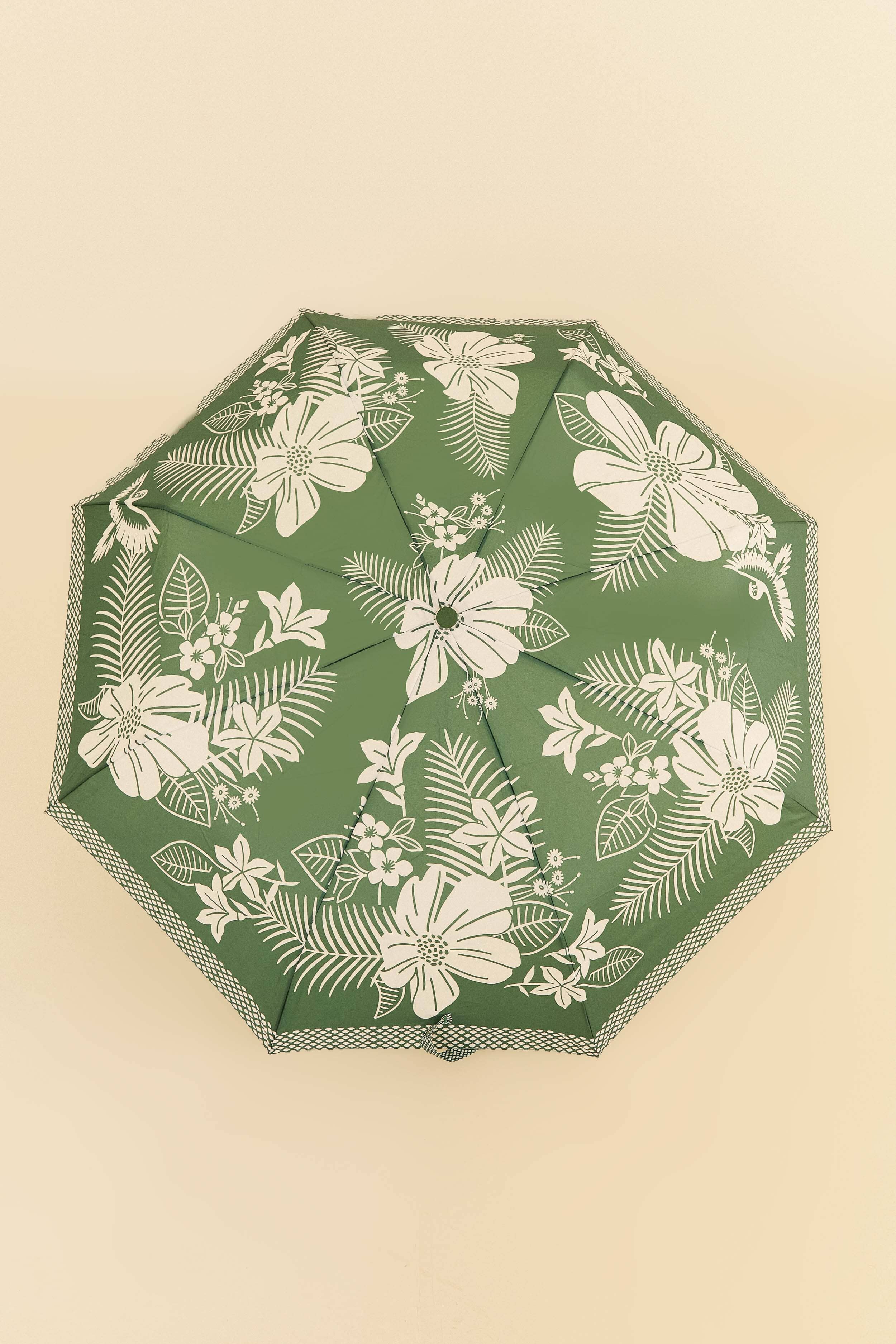 Green Macaw Elegance Umbrella