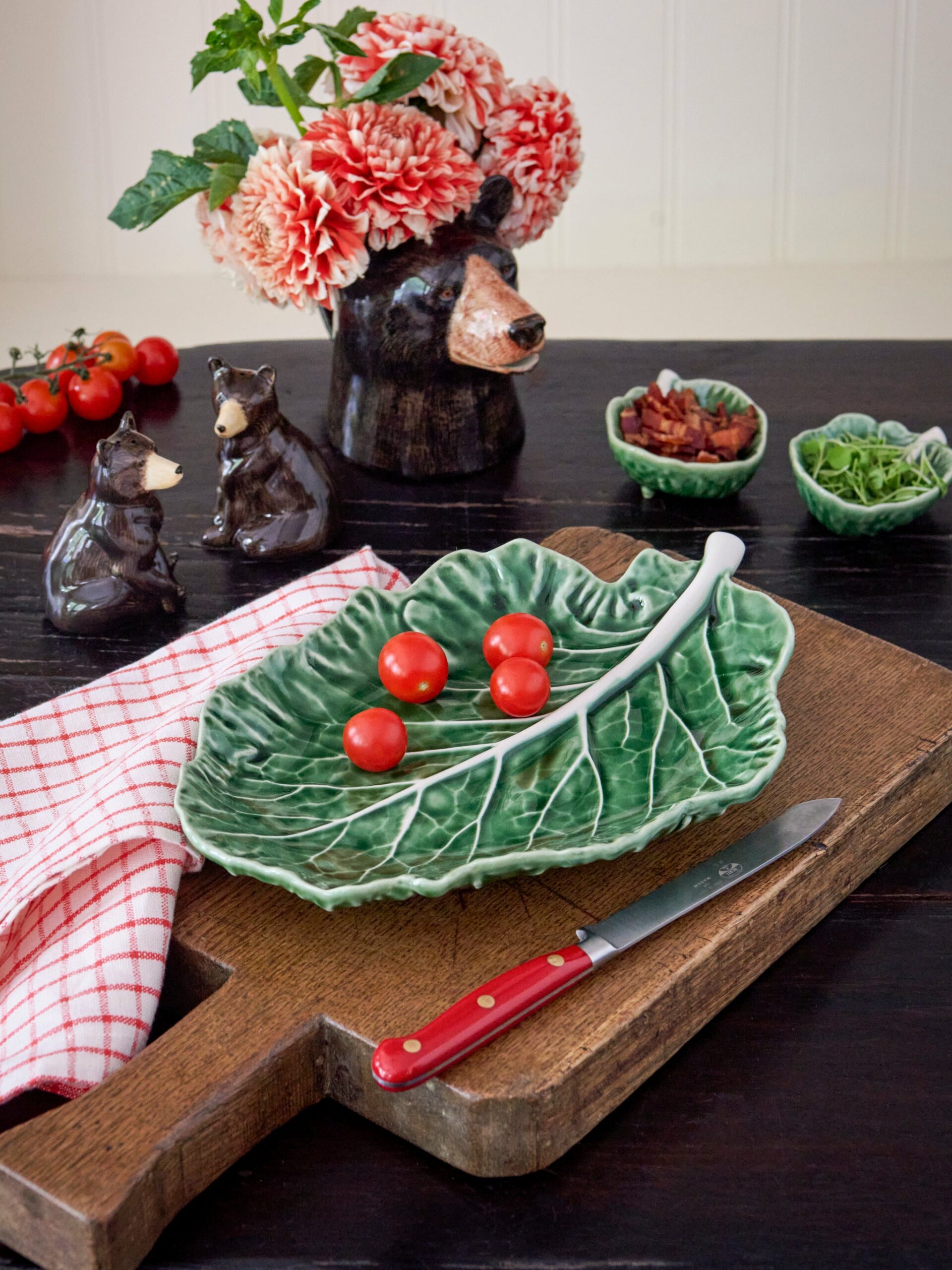 Bordallo Pinheiro 11″ Cabbage Leaf Plate