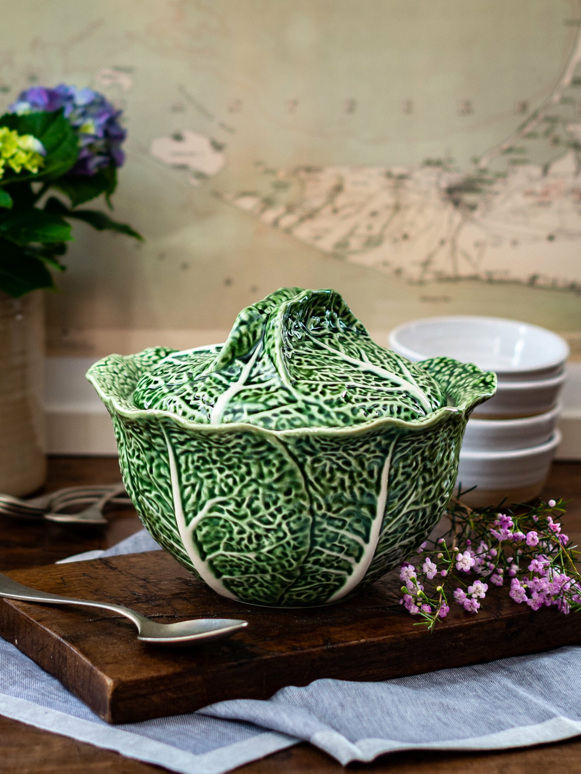 Bordallo Pinheiro 3 Quart Cabbage Tureen