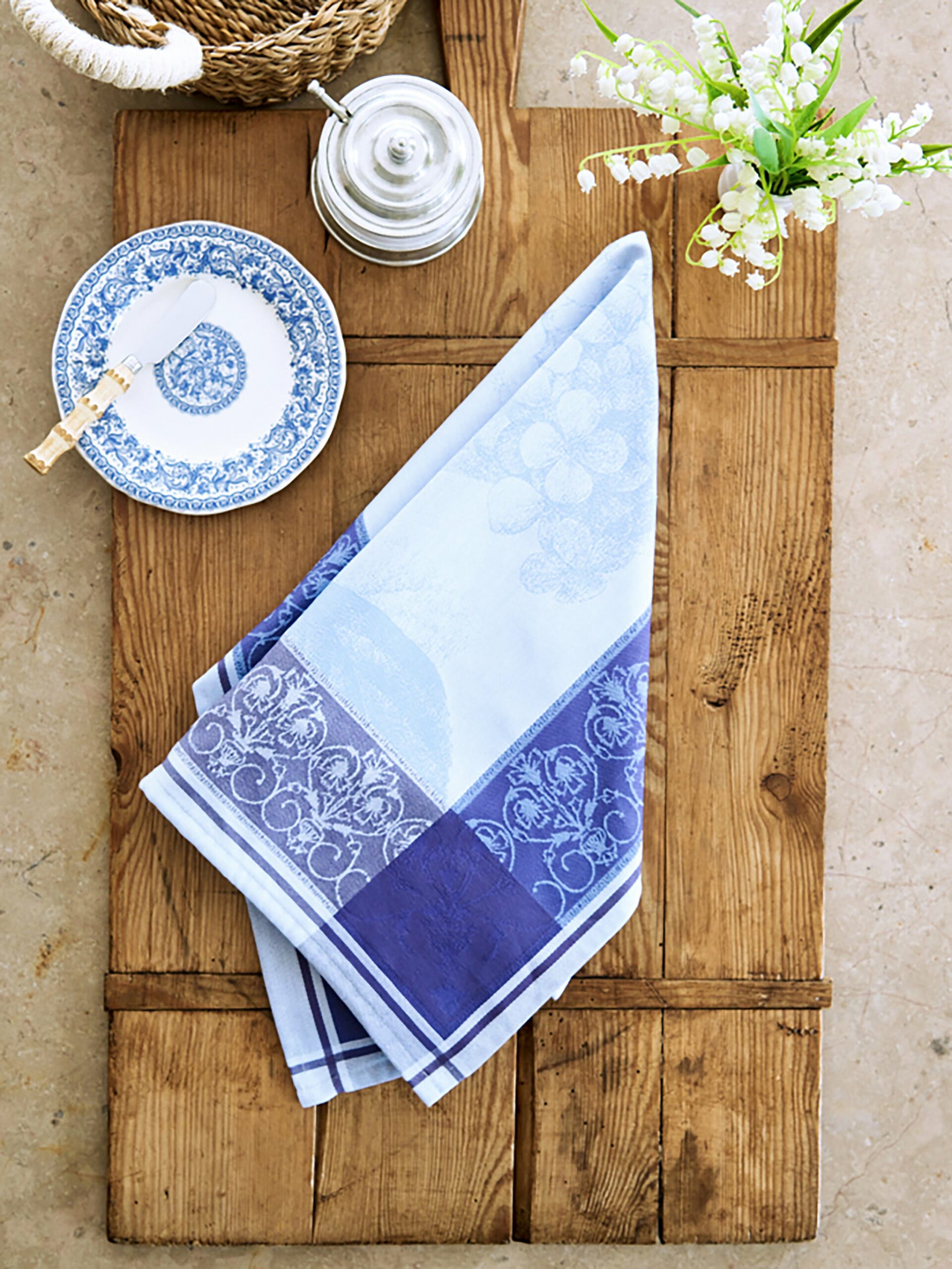 Garnier-Thiebaut Hydrangea Blue Kitchen Towel