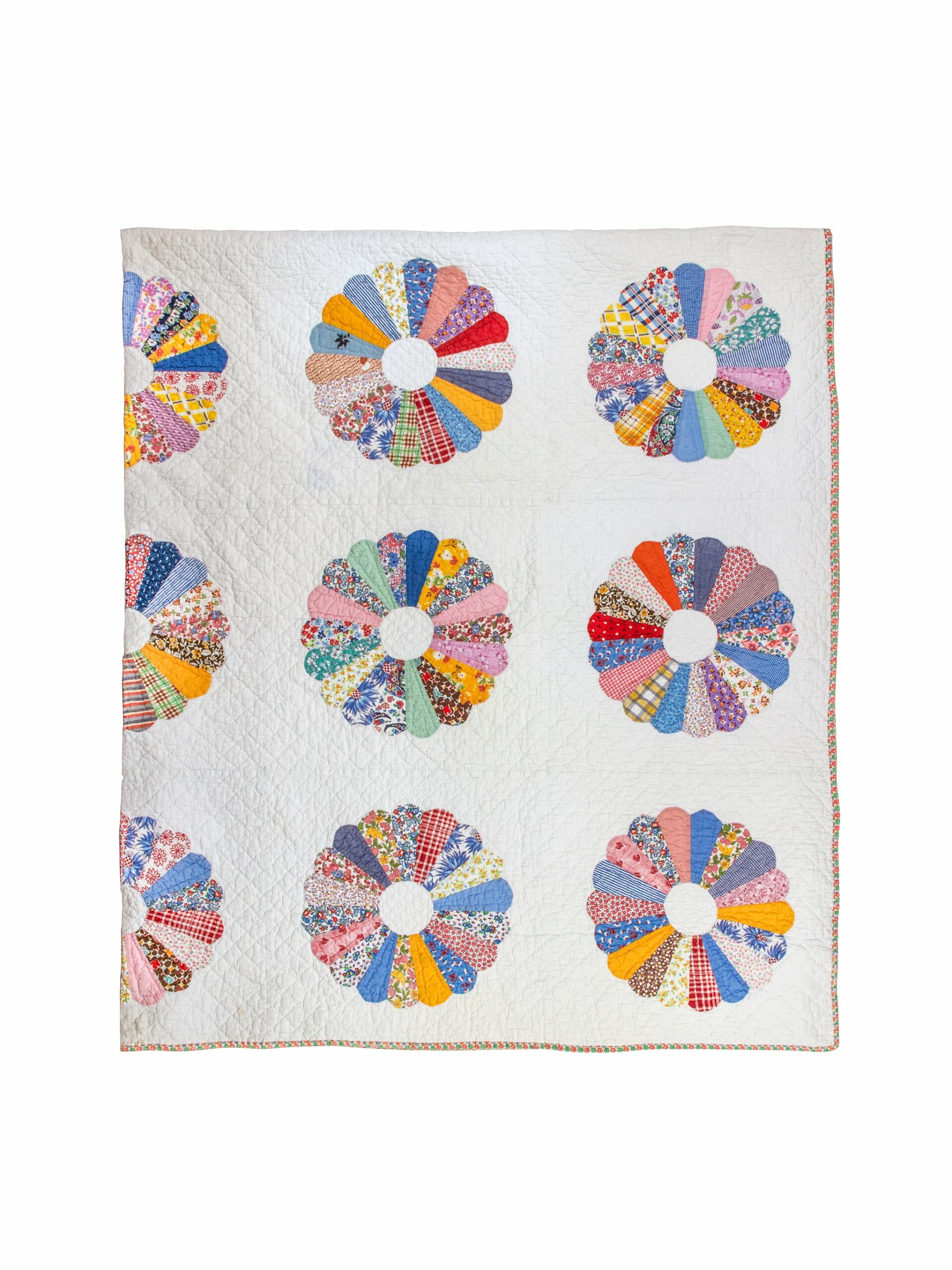 Vintage 1930s Floral Trimmed Flower Quilt